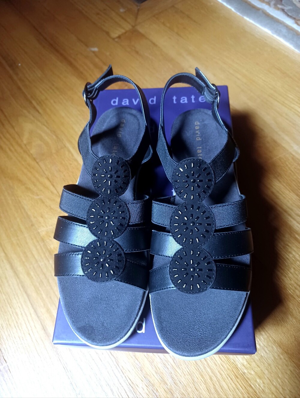 DAVID TATE NAPPA ELASTIC/LEATHER/STRAPPY SANDALS w/DECORATIVE DETAILS
